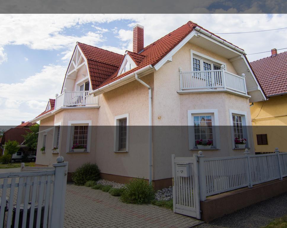 White Apartment Keszthely Buitenkant foto